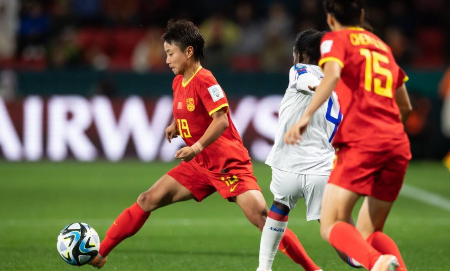 关于丹麦队实现逆转，成功杀入半决赛的信息