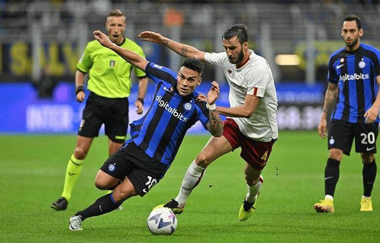 切尔西场边指挥情绪激动,内马尔队员怒摔水瓶的简单介绍 切尔西场边指挥情绪激动,内马尔队员怒摔水瓶的简单介绍