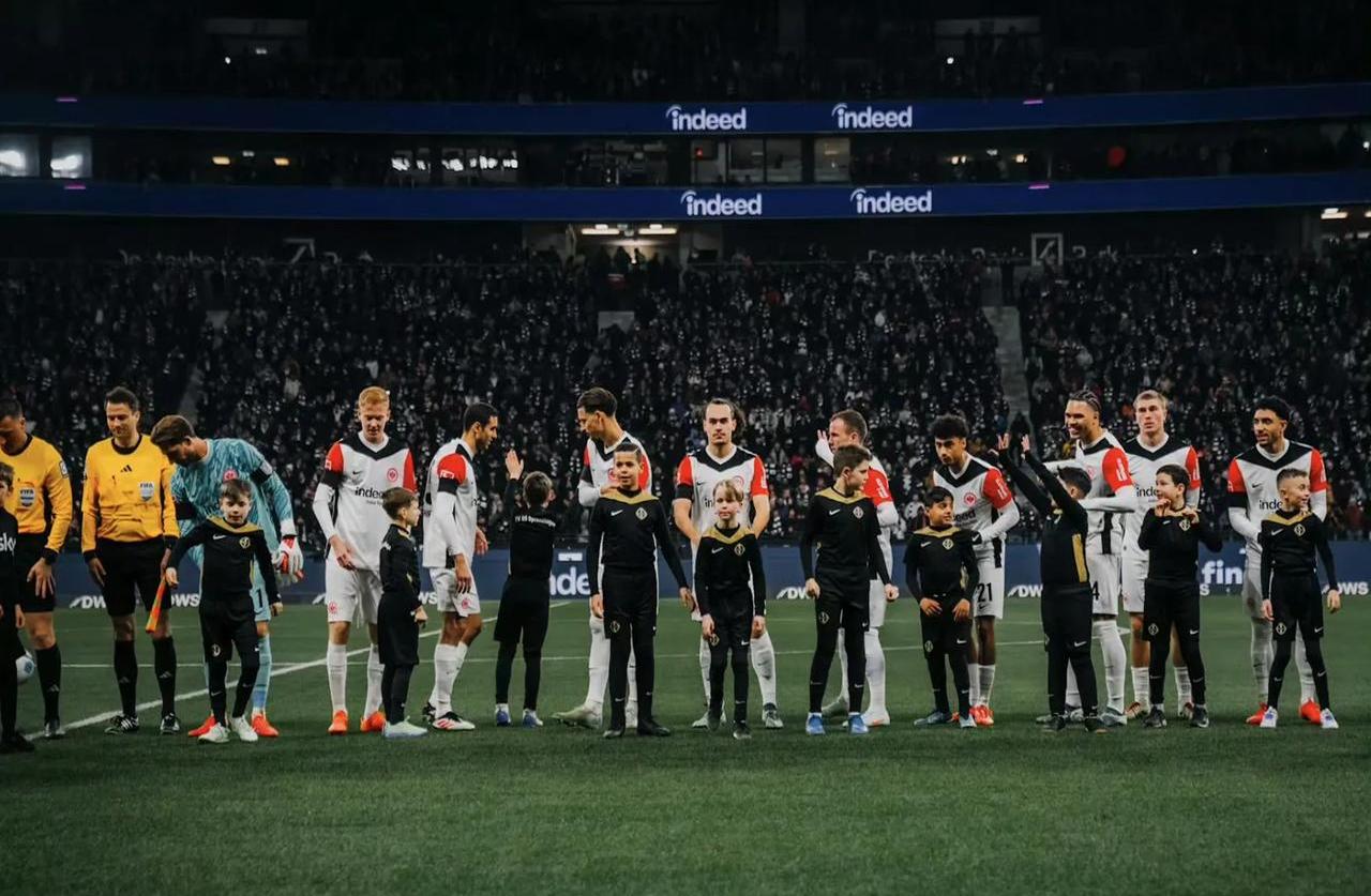 关于多特蒙德重伤倒地,巴黎圣日耳曼全队围拢祈祷,场面感人的信息 关于多特蒙德重伤倒地,巴黎圣日耳曼全队围拢祈祷,场面感人的信息