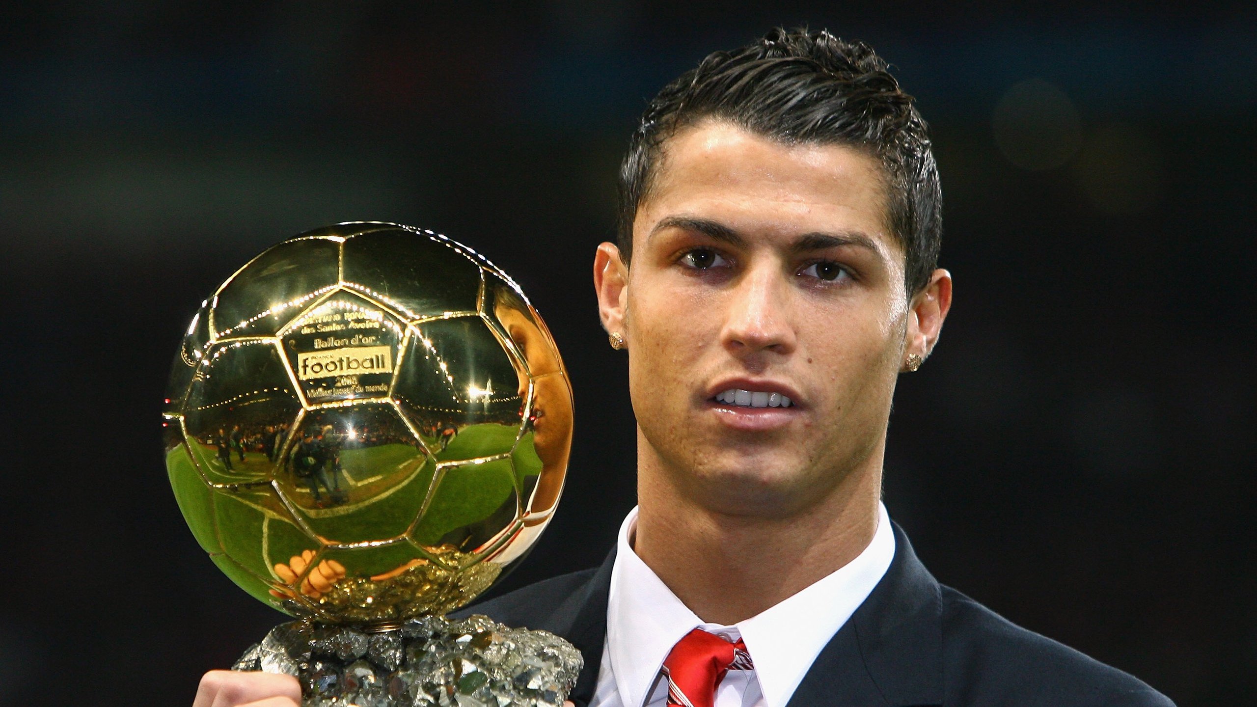 全锦赛战况:利物浦防线稳固,波尔图进攻受阻,萨巴伦卡成最佳